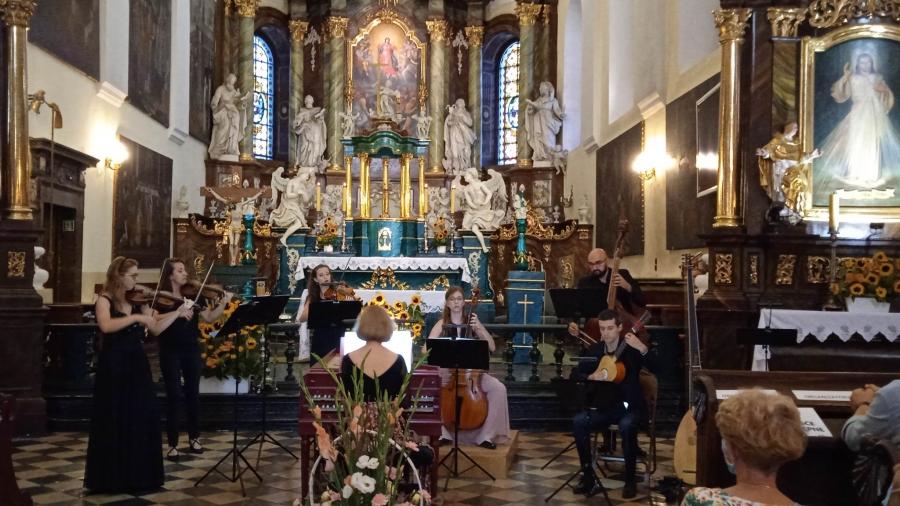 Inauguracja 22. Festiwalu Kolory Polski w klasztorze w Gidlach.  W programie Vivaldi i Telemann