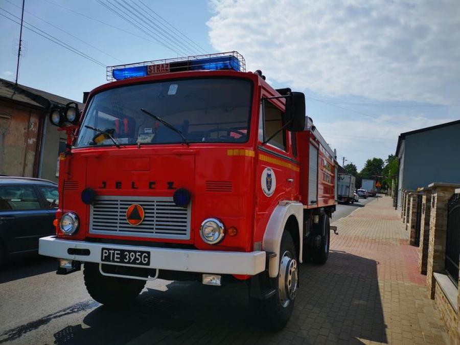 W pożarze w Kamieńsku 73-latek doznał poparzeń II stopnia. LPR zabrał go do szpitala