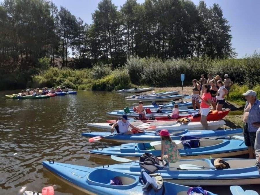 Z  druhami z OSP z Przedborza kajakiem po Pilicy. Coroczny spływ z Krzętowa do Przedborza