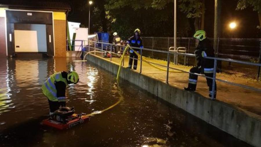 Strażacy w Przedborzu pompowali wodę. To pierwsza taka interwencja