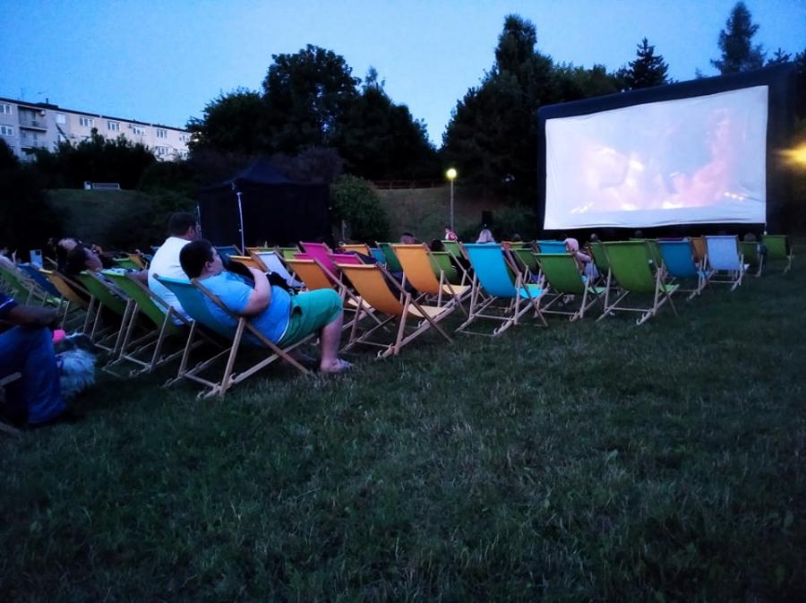 Letnie „Kino na leżakach