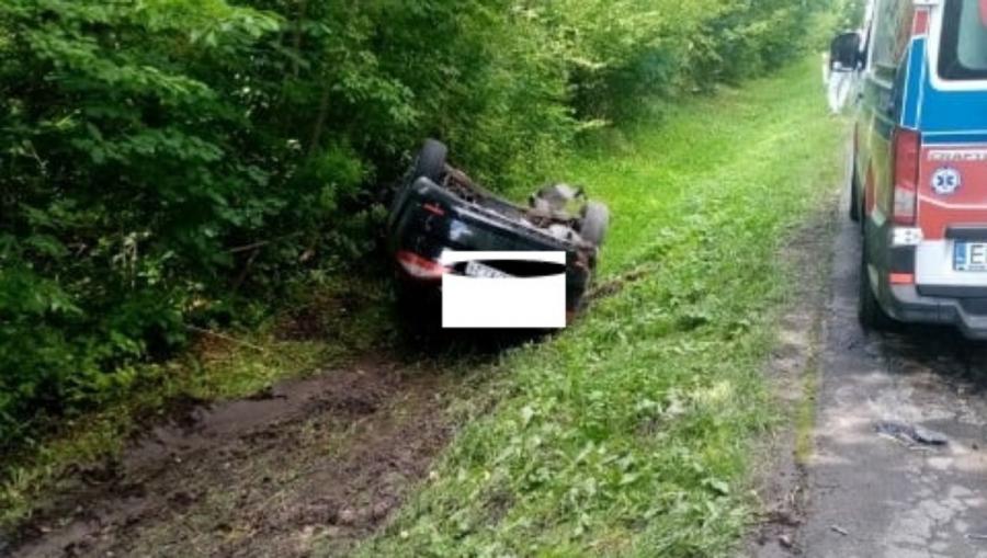 Wypadek na drodze Radomsko - Gidle. Dwie osoby poszkodowane