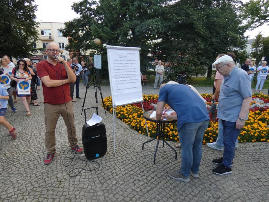 Andrysiak: Nie schowam się za cudzymi plecami. Dlatego protestuję ws. ustawy antyTVN
