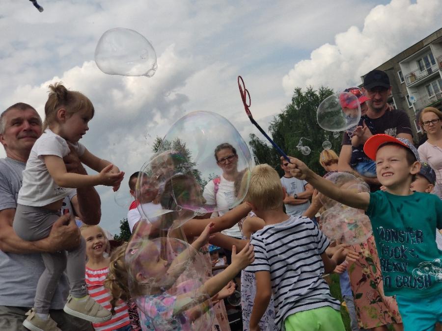 Festiwal baniek u zbiegu Jagiellońskiej i Starowiejskiej