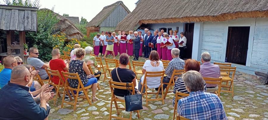 W Zagrodzie Tatarskiej zaśpiewał chór Romantica. Koncert „Mimo wszystko”