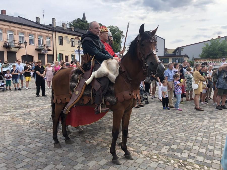 Król Kazimierz Wielki przyjechał do Przedborza. A potem były rycerskie pojedynki