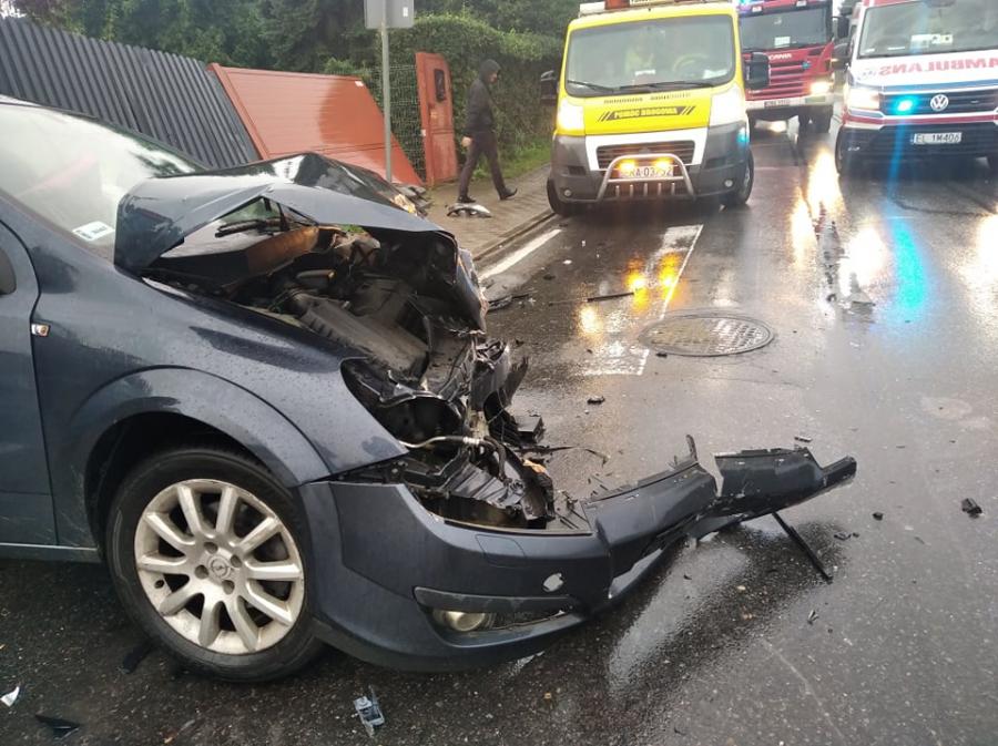 Radomsko: Wypadek na skrzyżowaniu Sucharskiego z Poprzeczną. Jedna osoba poszkodowana