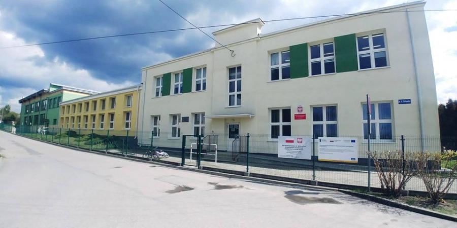 Bombowy początek roku w szkołach. Kolejne informacje o ładunkach