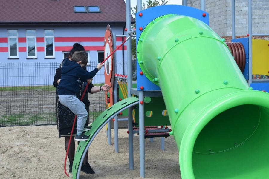 Praca dla mieszkańca Suchej Wsi. Urząd poszukuje osoby do obsługi placu zabaw