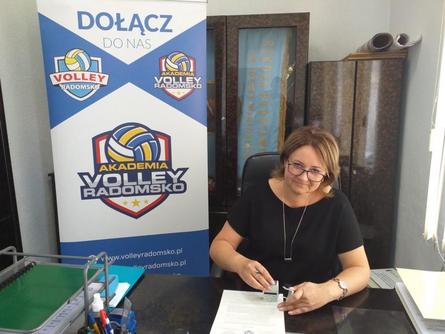 Dzieci ze szkoły w Strzałkowie będą trenować siatkówkę z KS Volley Radomsko