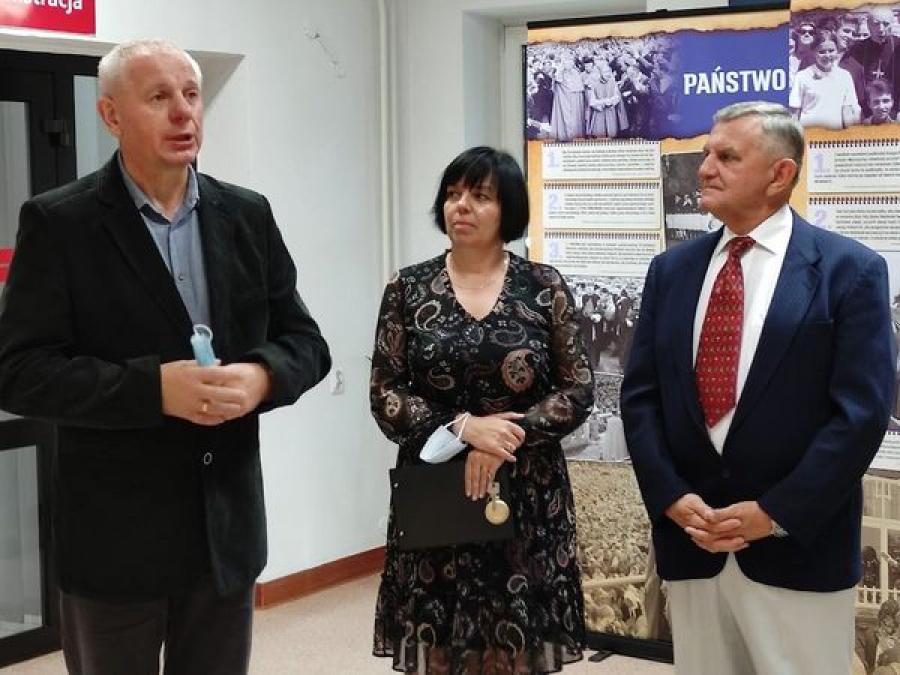 Wystawa w MBP: „Rodzina Bogiem silna” Stowarzyszenie Civitas Christiana