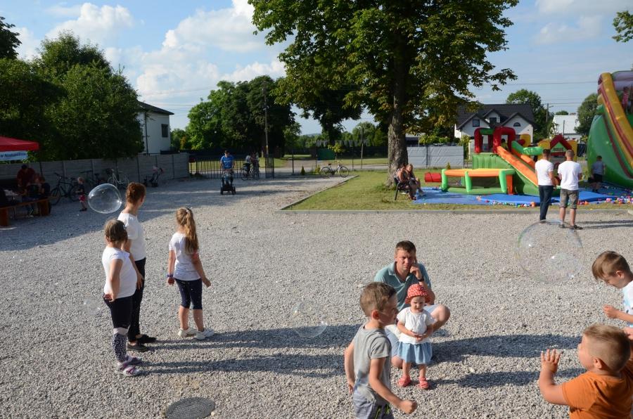 Dożynki w Niedośpielinie - 12 września. W programie: Trzeci Oddech Kaczuchy