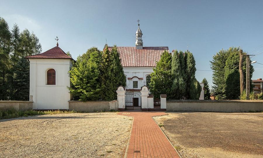 Dwóch mężczyzn wdarło się na plebanię w Dmeninie i pobiło księdza
