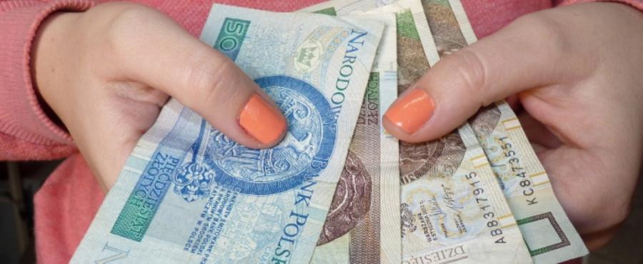 W samorządzie podwyżek na razie nie będzie. Ale ludzie trzymają się tej pracy