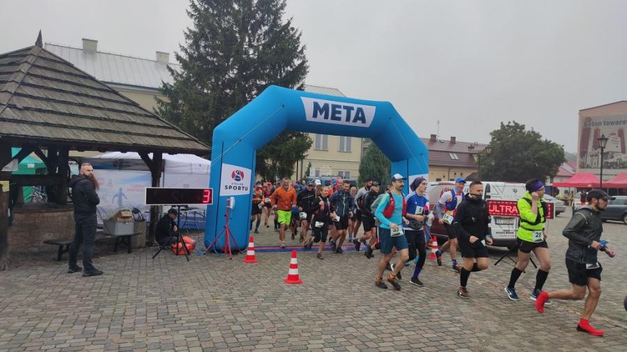 W Przedborzu wystartowała Ultra Fajna Ryba. Przed ultrasami 52 km