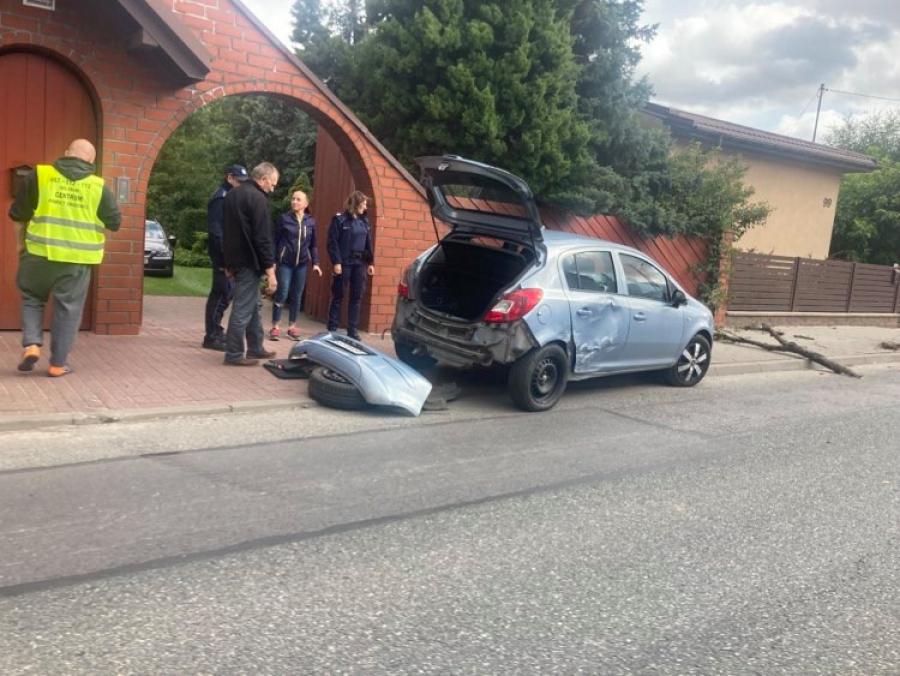 Kolizja na Słowackiego w Kamieńsku. Kierowca włączał się do ruchu