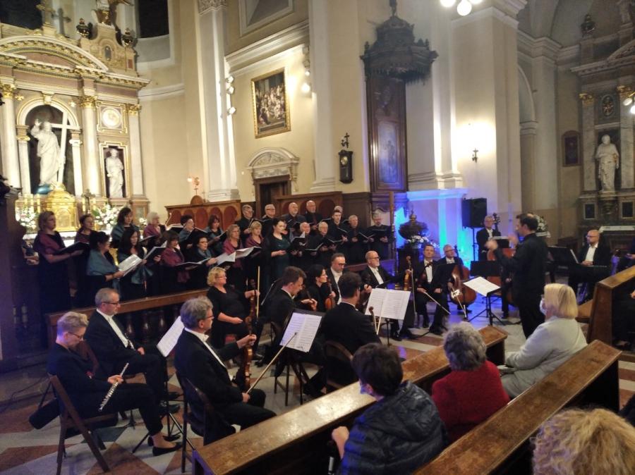 Msza święta i koncert w Kolegiacie św. Lamberta. W podzięce za beatyfikacje