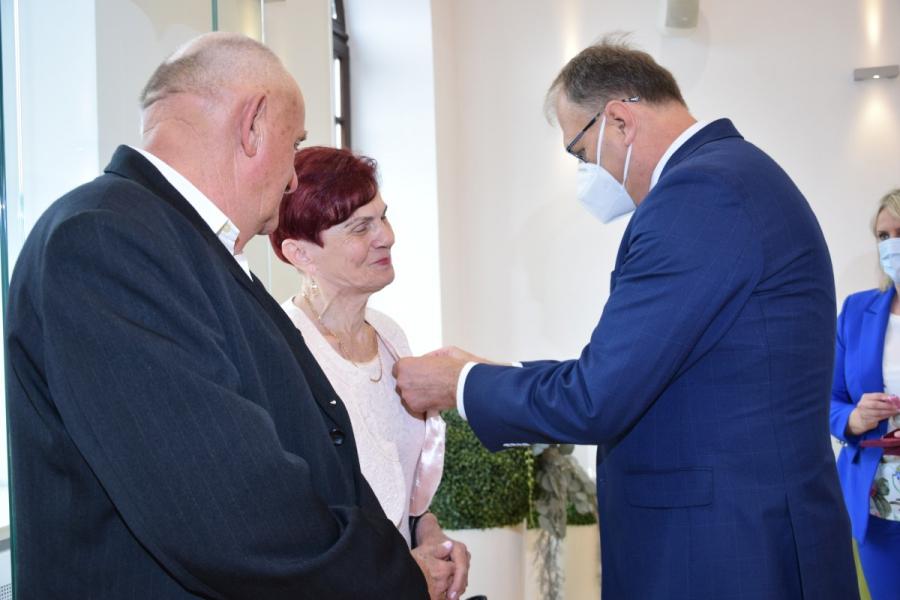 25 września wręczono Medale za Długoletnie Pożycie Małżeńskie. Odznaczono 12 par