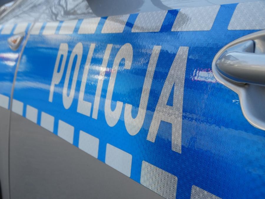 Komendant policji w Radomsku poszkodowany w wypadku. W jego samochód wjechało BMW