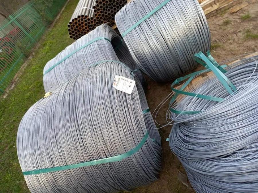 Płot na granicy z Białorusią powstaje z drutu produkowanego w Radomsku