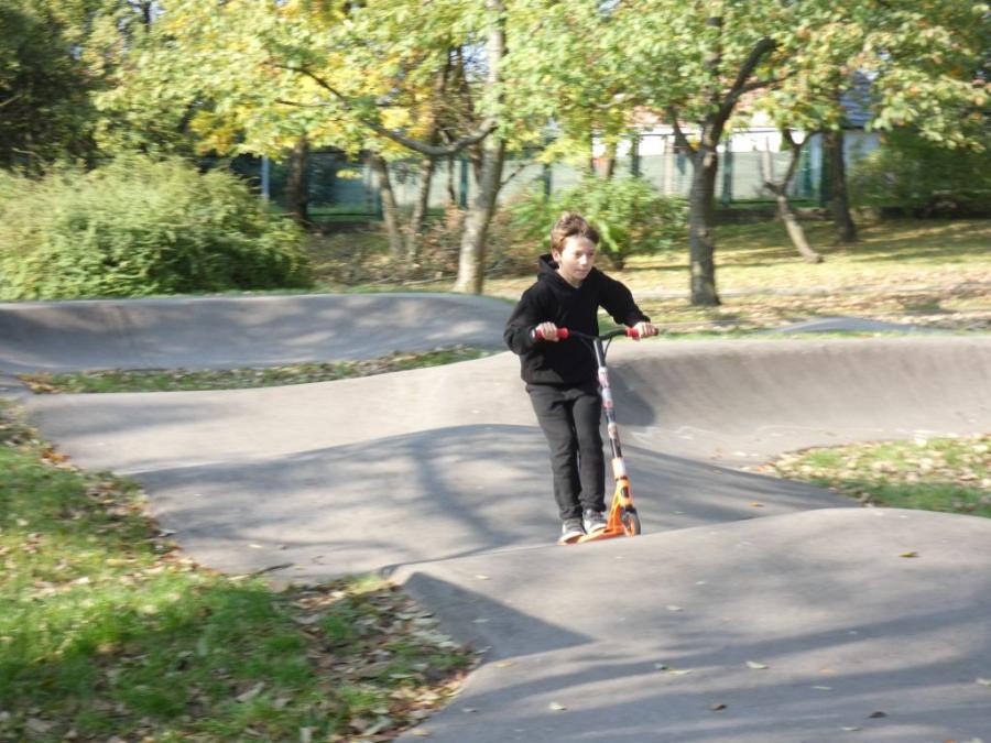 Bezpieczne Radomsko. Spotkanie z dziećmi, młodzieżą i rodzicami na uliczkach