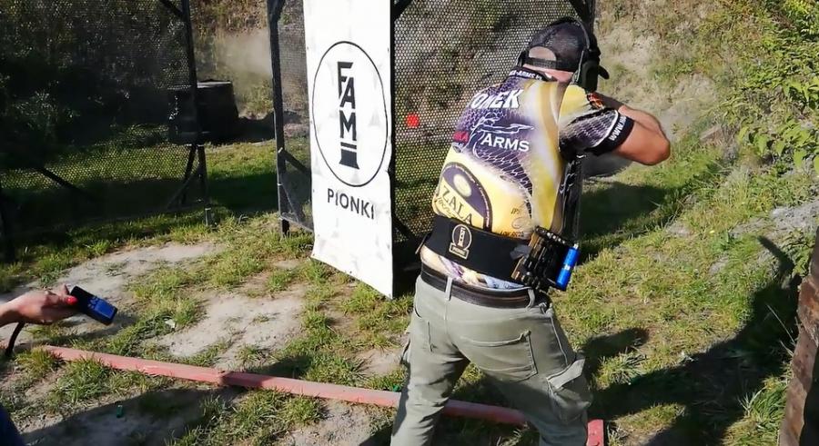 Tomasz Niezabitowski startował na trzech strzelnicach. Na każdej celnie