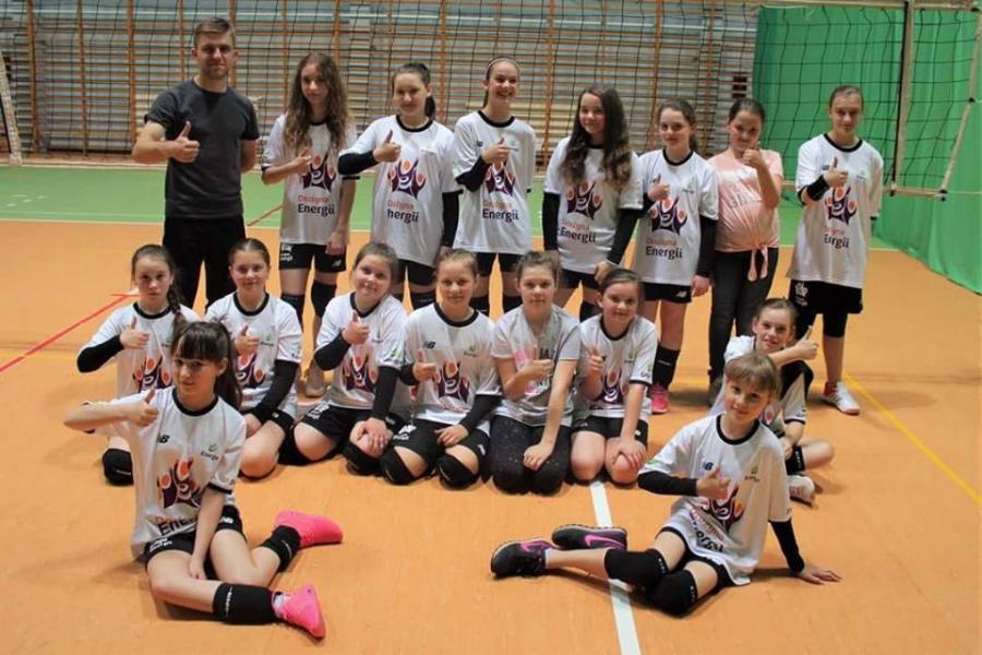 W małej szkole w Lgocie ok. 50 uczniów gra w siatkówkę