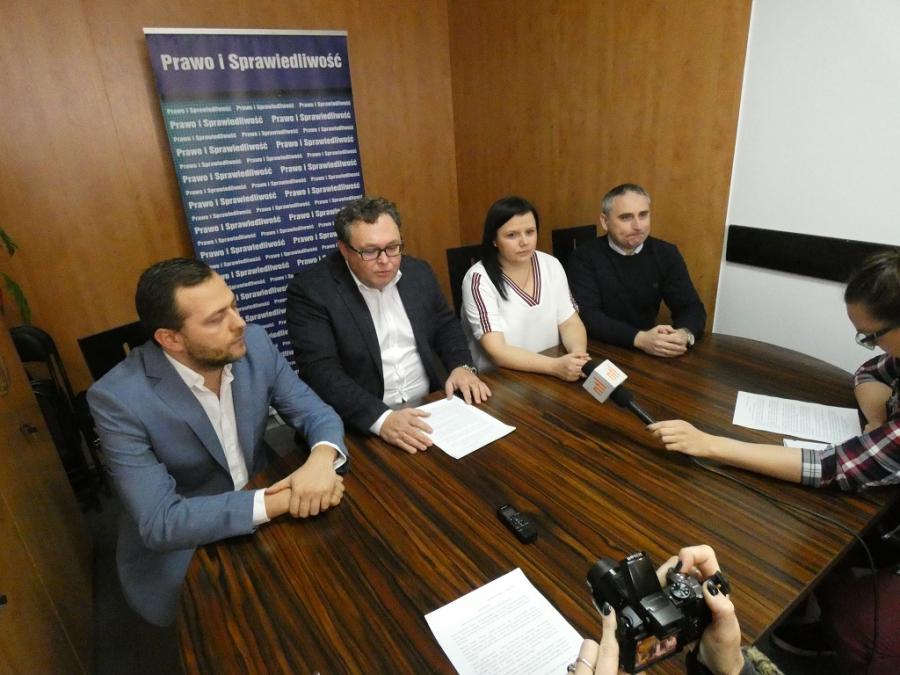 [WIDEO] Radni PiS do Beaty Pokory: albo starostwo, albo rada nadzorcza