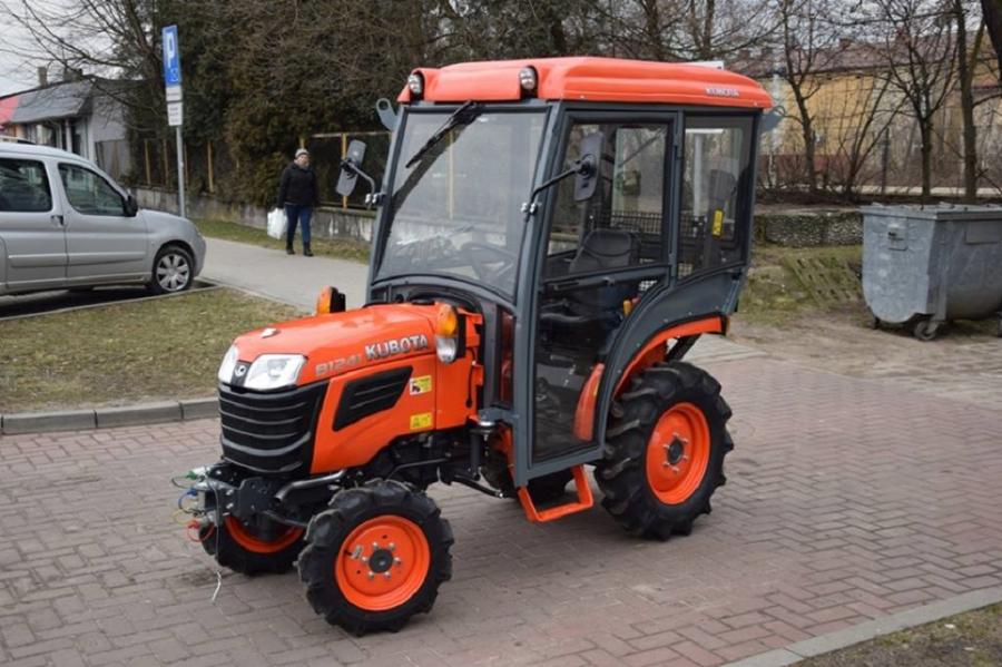 Nowy nabytek miasta: ciągnik Kubota za 72 tys zł.