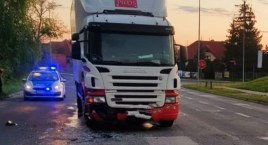 Ulica Jagiellońska. Zderzenie ciężarówki z samochodem nauki jazdy. Policja ustaliła przyczyny 
