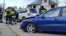 Zderzenie dwóch samochodów osobowych obok Nowego Cmentarza. Na miejscu policja i straż pożarna 