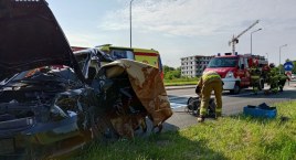 Dzieci ze szkoły w Strzelcach Małych jechały na wycieczkę. W Końskich w autokar uderzył samochód osobowy