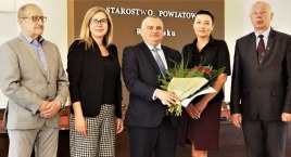 Adam Jałkiewicz znów oficjalnie dyrektorem Elektryka. Dzisiaj w starostwie odebrał powierzenie obowiązków dyrektora szkoły