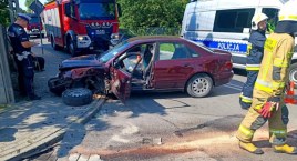 Zderzenie na skrzyżowania Grota Roweckiego i Prusa. 74-latek za kierownicą audi nie ustąpił pierwszeństwa przejazdu