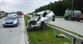 Autostrada A1 w Stobiecku Szlacheckim. Zderzenie fiata z seatem. Ruch w kierunku Gdańska utrudniony