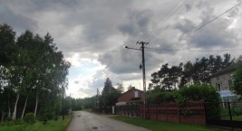 Czytelnik: - Godzina 16, a tu latarnia świeci w najlepsze. Komu? Po co? Nie wiadomo 