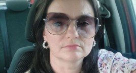 Kobieta pod „czułą opieką