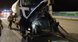 Autostrada A1. Zderzenie dwóch samochodów ciężarowych. Dwa pasy w kierunku Katowic zablokowane
