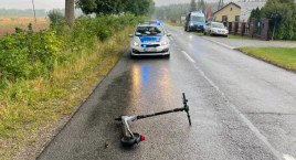Wypadek w Strzałkowie. Nastolatka na hulajnodze elektrycznej skręcała w lewo. Wprost pod koła samochodu osobowego