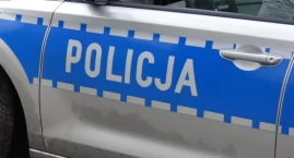Rożny w gminie Dobryszyce. Volkswagen wypadł z drogi i uderzył w przepust. Policja zatrzymała 39-latka