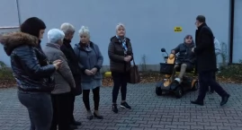 [WIDEO] Mieszkańcy ulicy Chopina zbierali podpisy. Skoro mamy już gaz, czas na asfalt z prawdziwego zdarzenia. Prezydent obiecał