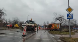 Ulica Jagiellońska znów otwarta. W czwartek miasto i starostwo wykonywały tam prace. Drogowe i przy pielęgnacji drzew