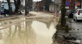 [ZDJĘCIA] Pan Robert: Starostwo Powiatowe w Radomsku kłamie? Radomszczanin przysyła zdjęcia ulicy Piłsudskiego i pyta: Gdzie ta ekipa?