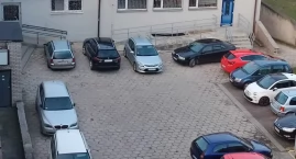 Właścicielka przychodni Medyk: Nie jest to parking tylko i wyłącznie mieszkańców. My też płacimy czynsz, już od 20 lat
