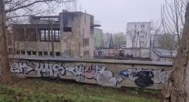 Czytelnik: Pracownicy powiedzieli, że sprzątanie zleca miasto, a to prywatny teren. Urząd Miasta: Sprząta spółdzielnia. I właściciel