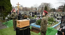 Władysław Wójcik z gminy Gidle pochowany po raz drugi, z wojskowymi honorami. Został skazany za współpracę z KWP