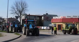 Rolnicy mieli blokować autostradę do piątku do godziny 12. Jednak odpalili swoje ciągniki i zjechali z niej wcześniej niż planowali