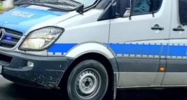 Kolizja na ulicy Łódzkiej. Kierowca forda spowodował zderzenie z motocyklistą 