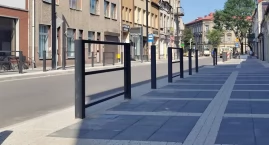 Awantura o ulicę Reymonta. Spólnicki: „Zdemontujcie te idiotyczne słupki”. Miasto: „Chcemy ograniczyć ruch”