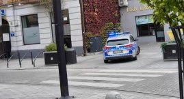 Kobieta potrąciła prawidłowo jadącego rowerzystę. Okazało się, że rowerzysta był pijany. Ona dostała mandat, on stanie przed sądem
